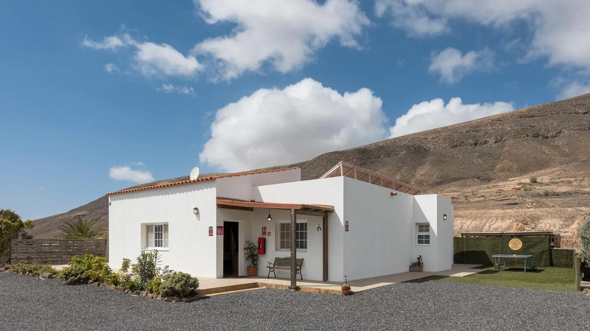 Casa Guerepe contacts
